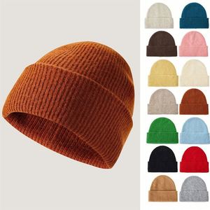 Vente en gros en stock, bonnet en cachemire uni tricoté, couleur unie, avec logo personnalisé, 100% laine, bonnet d'hiver - Product Image 1