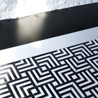 Parquet en marbre vert et blanc rustique, motif irrégulier mixte, couleurs personnalisables, projet de mur d'accentuation pour hôtels et villas