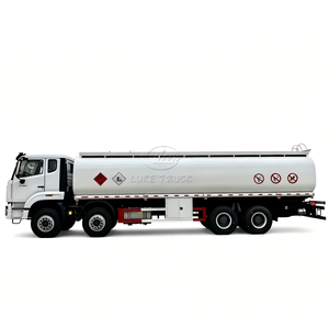 รถบรรทุกน้ำมันรุ่นพิเศษ 25000L-35000L ยี่ห้อซิโนทรัค สำหรับขนส่งวัสดุก่อสร้างและเติมน้ำมันในรถก่อสร้าง - Product Image 1