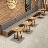 Ensemble de mobilier moderne pour hôtel, café et restaurant : banquette de café, canapé, chaises de salle à manger et tables en bois pour la restauration rapide