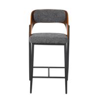 Chaise de bar au design moderne et élégant en bois courbé avec structure métallique stable et coussin confortable pour une utilisation à domicile