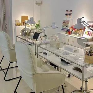 Table de manucure haut de gamme design moderne et luxueux avec chaise, structure en acier inoxydable - Product Image 2