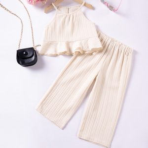Roupa das meninas do estilo novo verão bonito babados suspensórios + Wide-leg calças terno das crianças - Product Image 2
