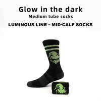 Chaussettes de sport phosphorescentes à motif crâne, mi-mollet, pour Halloween, lumineuses la nuit, personnalisables OEM ODM