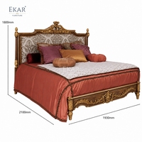 Rocaille Vergoldetes Damast-Bett |   Französisches Rokoko-Polsterbett mit Geschnitztem Muschel-Ornament - EKAR MÖBEL