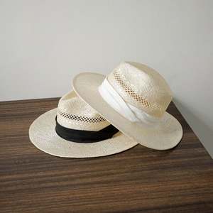 Sombrero de Paja de Sisal Tejido a Mano con Tres Pliegues, Diseño Hueco y Ala Plana, Estilo Jazz Panamá, para Sol y Playa, Nueva Moda de Verano - Product Image 1