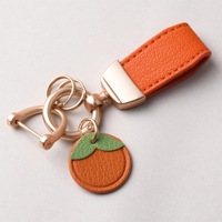 Porte-clés créatif fait main en cuir léger, motif fruits (fraise, orange), de haute qualité, mignon, pour la rentrée scolaire, décoration de sac