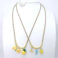 Collier tendance plaqué or avec pendentif Vierge Marie et croix Saint Benoît, collier à breloques religieuses, collier à breloques plaqué.