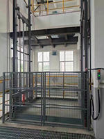 Ascenseur de fret hydraulique industriel sur rail de guidage, élévateur vertical de marchandises sur mesure pour entrepôt