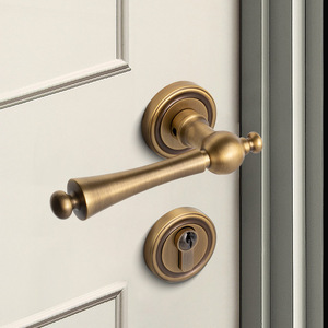 Cerradura de Puerta Interior Retro de Bronce, Manija Magnética Silenciosa de Latón con Orificio para Llave, para Dormitorio, Casa de Lujo, Conjuntos de Decoración para el Hogar - Product Image 6