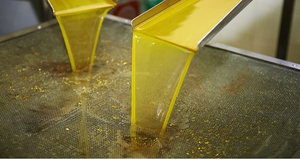 Aceite de Oliva Virgen – Natural, Sin Químicos y de Grado Alimenticio |   Esenciales de Cocina, Cuidado del Cabello y de la Piel |   Aceite de Calidad de Exportación - Product Image 3