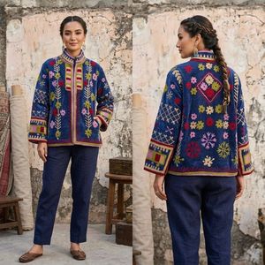 Abrigo de Algodón para Mujer con Cuello Mandarín, Bordado Suzani, Acolchado de Terciopelo, Estampado Floral, Manga Larga, para Invierno - Product Image 3