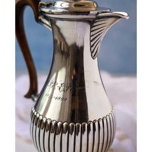 Teiera in Bakelite Sheffield con Manico, Serie Chocolate Pot, di Gabriella P. con Spedizione Manuale - Product Image 5