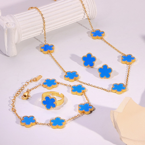 Ensemble 5 Pièces Bijoux Femme Trèfle à Cinq Feuilles Porte-Bonheur Plaqué Or avec Breloque Émail – Bracelet, Collier, Bague et Boucles d'Oreilles - Product Image 4