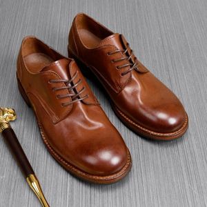 Elegantes Zapatos Casuales de Cuero Hechos a Mano para Hombre, Color Marrón Clásico, Combinación Formal con Detalles Negros, Apariencia Casual - Product Image 4