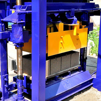 Machine à Briques Haute Sécurité à Prix Abordable, Machine à Blocs Creux en Béton et Cendres Volantes, Petite Machine Manuelle à Vibration pour Usage Domestique