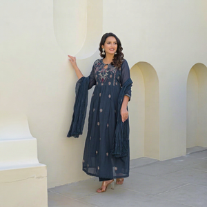 Traje de Algodón Azul para Mujer, Bordado, Largo hasta la Rodilla, Corte en A, con Dupatta, Ajuste Regular, Estilo Tradicional, para Primavera, Otoño y Verano, Ropa Casual - Product Image 1