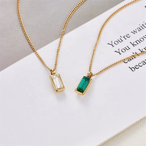 Collana in oro a forma di rettangolo di moda gioielli acclament Emerald Cut May Birthstone collana placcata in oro gioielli - Product Image 3