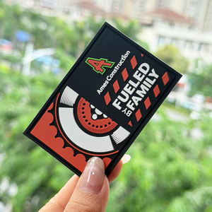 Logo Personalizzato in <span class=keywords><strong>PVC</strong></span> Silicone 3D Goffrato Toppa in Gomma Morbida Termoadesiva Etichetta per Abbigliamento Indumenti - Product Image 4