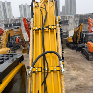 Excavadora Usada Komatsu PC200 de 20 Toneladas con Pocas Horas de Uso, en Estado Original, Excavadora Hidráulica de Orugas Japonesa PC200-8 en Venta - Product Image 4