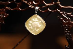 Colgante de mopa dorado con rombos y Gema de plata amarilla, joyería personalizada - Product Image 2