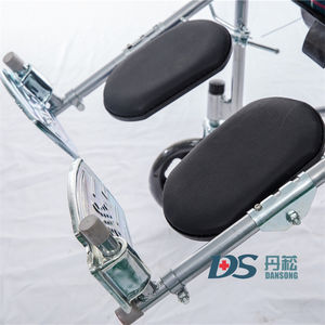 Sedia a rotelle con sedia a rotelle a riposo per uso anziano - Product Image 2