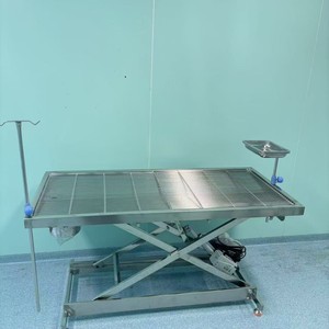 Table d'opération vétérinaire 1,4 m électrique réglable avec plateau de toilette pour chirurgie canine certifiée CE - Product Image 1