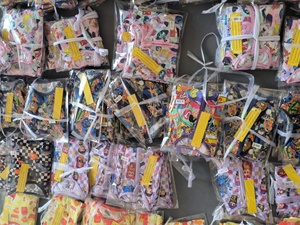 Caja Misteriosa de Pijamas de Bambú a Granel Lista para Enviar, Estilos Aleatorios para Niños, Estampado de Personajes, Romper de Bambú para Bebé, Caja Sorpresa con Cierre - Product Image 2