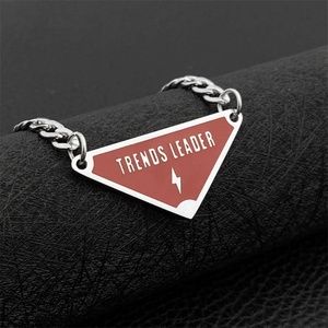 Collier Hip Hop de luxe en émail, chaîne cubaine en acier inoxydable, collier triangle - Product Image 5