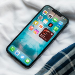โทรศัพท์มือถือ 5G รุ่น Original Used 13 หน้าจอ OLED แท้ RAM 4GB ความจุ <span class=keywords><strong>128GB</strong></span>/256GB/512GB ปลดล็อคสำหรับ GSM CDMA LTE - Product Image 1