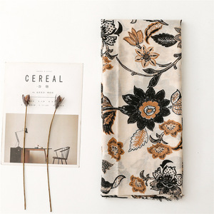 Mode rétro Style élégant fleur motif coton sentiments écharpe musling tête enveloppes Hijabs crème solaire longue gaze coton châles - Product Image 2