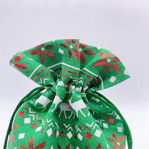Bolsa de Regalo con Cordón de Tela Elegante para Navidad, Personalizada con Impresión, Empaque de Regalo de Alta Calidad - Product Image 5