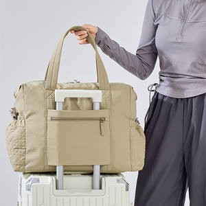 Sacs de voyage de grande taille avec logo personnalisé pour femmes, sac de sport de couleur unie, sac de sport avec plusieurs poches, sac à main, sac de sport pour femmes - Product Image 2