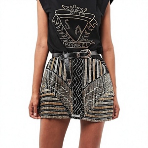 Jupe crayon mini en cuir véritable noir cloutée pour femme, avec ceinture ornée de strass, idéale pour toutes les saisons, style streetwear formel - Product Image 1