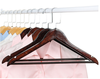 YT Fabricant Vente en gros de haute qualité Vente chaude Tête ronde Cintre en bois brun pour magasin de vêtements