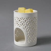 Brûleur d'Huiles Essentielles en Céramique Blanche, Creux, Motif Floral, Chauffe-Cire Fondue, Diffuseur d'Arômes en Porcelaine pour Décoration Intérieure et Spa