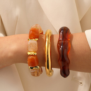 Conjunto de joyería de resina para mujer, diseño geométrico, pulsera de aleación de zinc, anillo, pendientes, regalo, accesorios de moda, estilo tono ámbar - Product Image 4