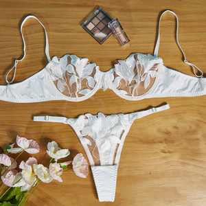 Set di mutandine <span class=keywords><strong>Bralette</strong></span> con spalline esotiche Sexy all'ingrosso 2 pezzi Set di biancheria <span class=keywords><strong>bianca</strong></span> moda donna - Product Image 1