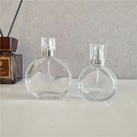 Flacon de parfum rectangulaire en verre de luxe avec logo personnalisé, pulvérisateur à pompe et diffuseur à bâtonnets 50 ml, sérigraphié