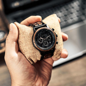 Montre-Bracelet Chronographe à Quartz pour Homme en Bois de Noyer Naturel et Acier Inoxydable avec Affichage de la Date, Design Original - Product Image 4