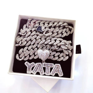 Collana con ciondolo con <span class=keywords><strong>nome</strong></span> personalizzato in zirconi con <span class=keywords><strong>pietre</strong></span> rosa stile Hip Hop Choker con lettere diamantate personalizzate in acciaio inossidabile - Product Image 6