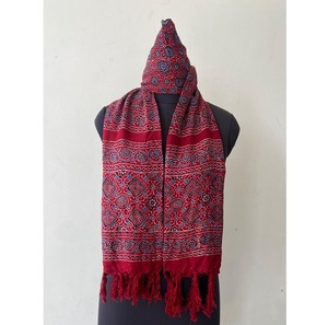 Étole longue d'hiver pour femme, style luxueux, douce, en ryon, imprimé ajrakh à la main, inspirée de l'art traditionnel, lavable en machine, confortable - Product Image 5