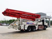Camion pompe à béton HB37A avec flèche de 37 m, débit maximal de 120 m³/h pour les travaux de ponts et municipaux