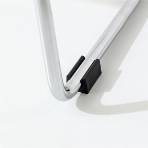 <span class=keywords><strong>Tabouret</strong></span> <span class=keywords><strong>de</strong></span> <span class=keywords><strong>bar</strong></span> en <span class=keywords><strong>bois</strong></span> <span class=keywords><strong>noir</strong></span> simple avec pieds en métal chromé, mobilier <span class=keywords><strong>industriel</strong></span> moderne pour la cuisine, le café, le comptoir haut - Product Image 6
