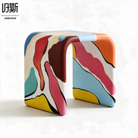 Table basse convertible moderne pour chambre à coucher, idéale pour villas et hôtels, en résine écologique durable, peinte à la main aux couleurs vives