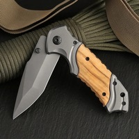Couteau de poche tactique de chasse portable en acier inoxydable avec manche en bois d'olivier gravé, lame dentelée, pointe tombante, pliable, gris titane