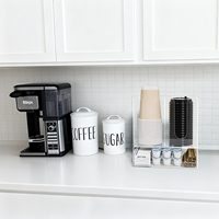 Boîte de rangement pour comptoir à café en acrylique avec porte-gobelets et porte-couvercles intégrés, pratique pour le bureau, la salle de séjour et la cuisine à domicile