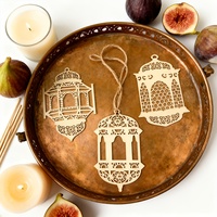 3 lanternes en bois creuses pour le Ramadan et l'Aïd. Symboles traditionnels pour les célébrations, la décoration intérieure et les espaces religieux