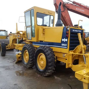 เครื่องเกรดดิน Komatsu GD623 มือสองจากจีน ปี 2016 สภาพดี ใช้งาน 2001-4000 ชั่วโมง พร้อมมอเตอร์ ปั๊ม เกียร์ - Product Image 1