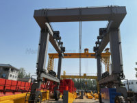 Aşırı yük koruması kayma dayanıklı 50t 500t mobil tekne kaldırma portal vinç deniz seyahat asansör